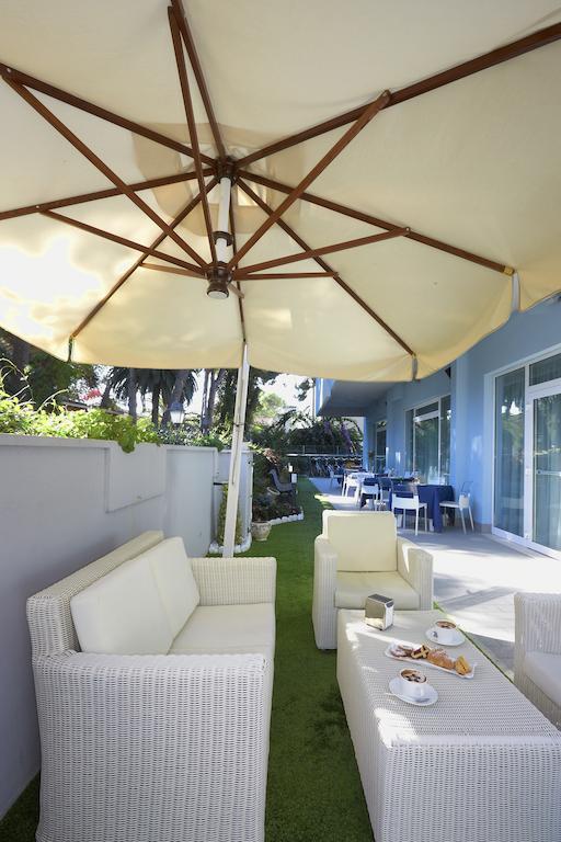 Aurea Hotel Торторето Экстерьер фото