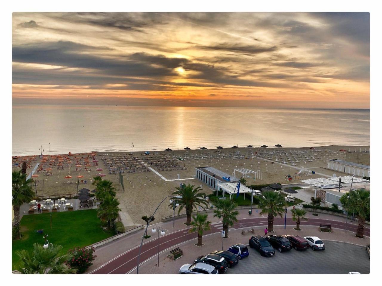Aurea Hotel Торторето Экстерьер фото